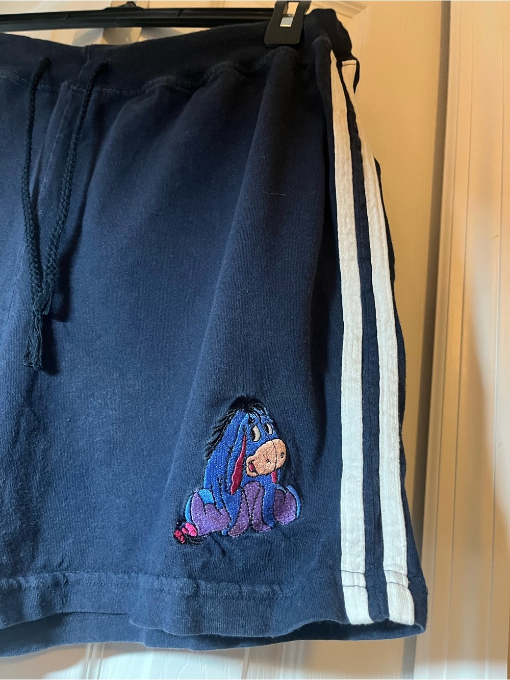 Jerry Leigh Vintage 90’s cotton navy shorts with embroidered Eeyore sz Large